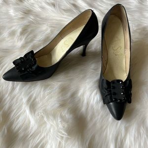 Vintage Tassi leather pumps with bow and rhinestones size 7 1/2 narrow